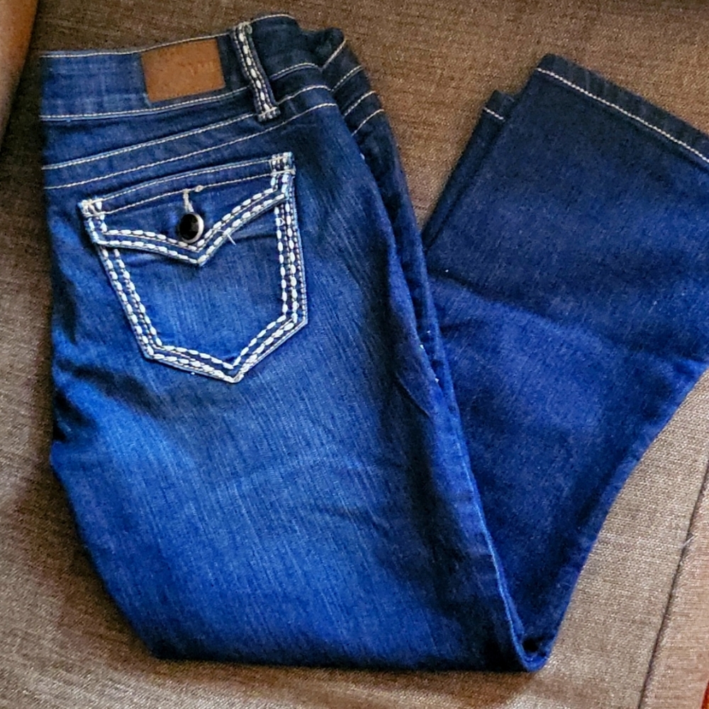 Stylish YMI capri jeans